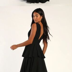 Lulus black tiered maxi dress with plunging neckline. Size XL